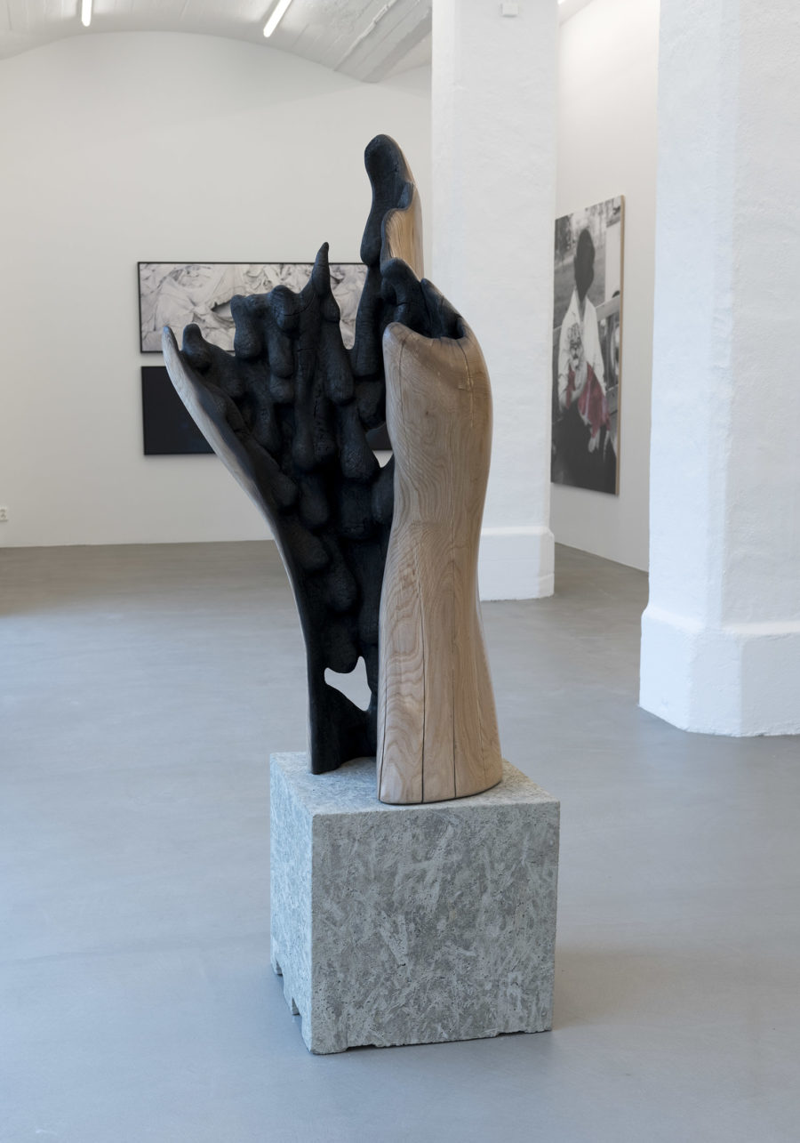 Holder natten tilbake / Holding Back the Night